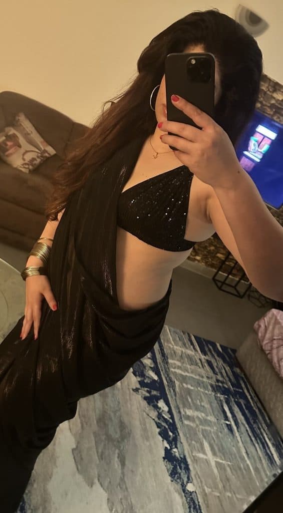 Poonam photo 1